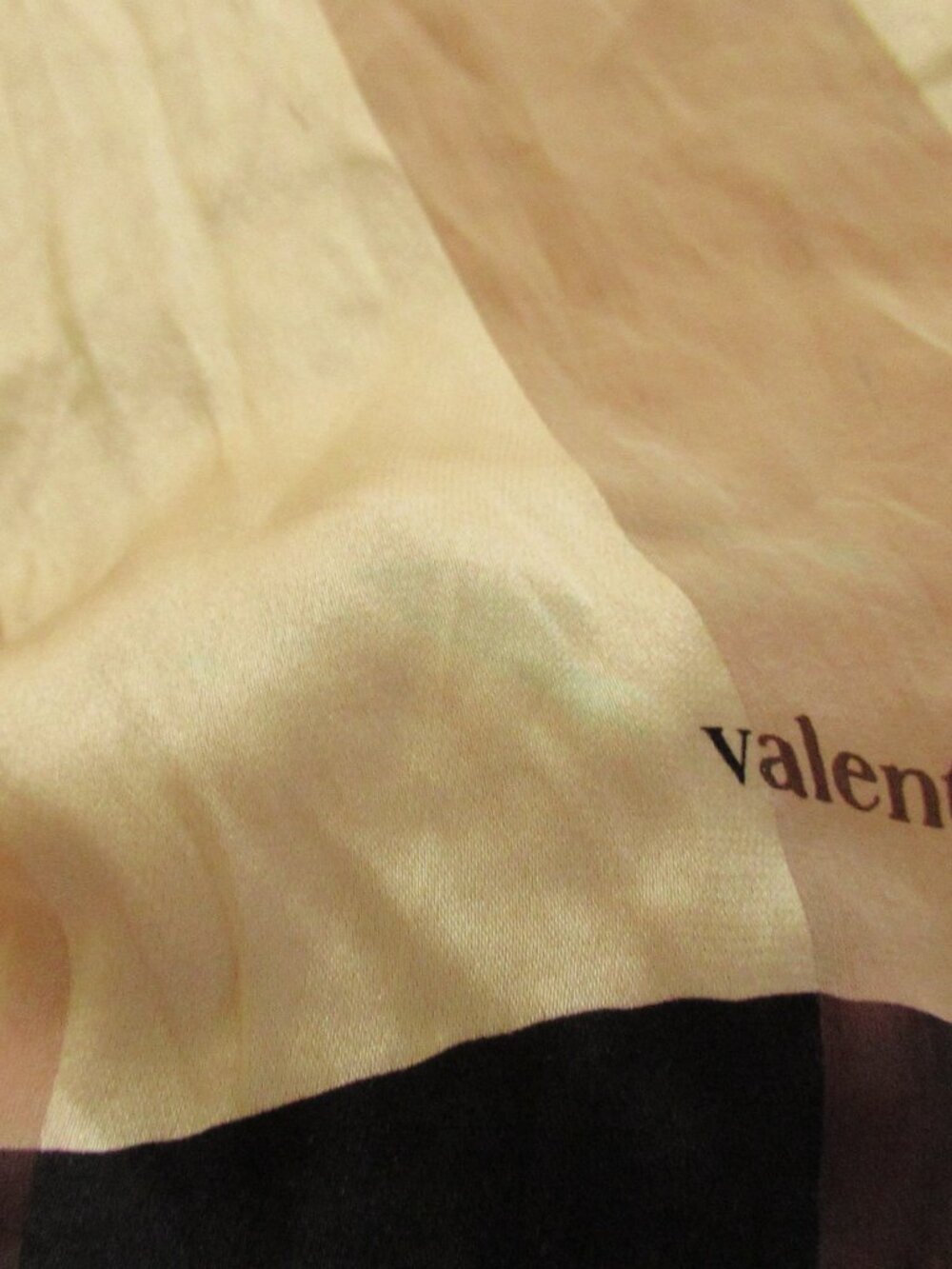Valentino Garavani Vintage Silk Floral Scarf 32x34 - Picture 3 of 9